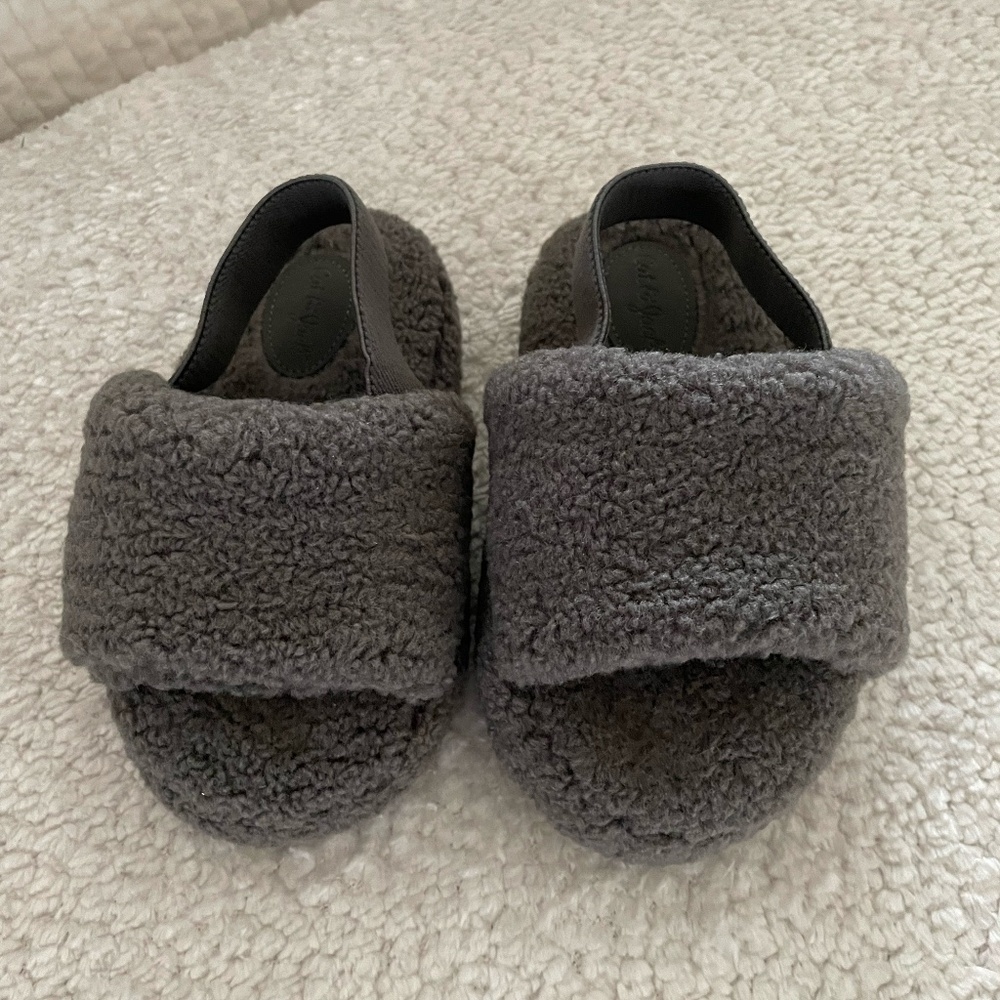 CAT & JACK ONE STRAP SHEARLING UNISEX SLIPPERS 7/8